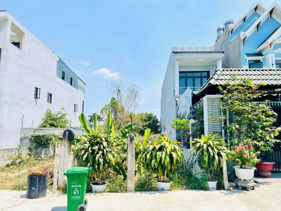 Bán đất 220m2 ngay Thị Trấn Củ Chi (5x44m) - 1ty150 sổ hồng riêng, thương lượng trực tiếp chủ